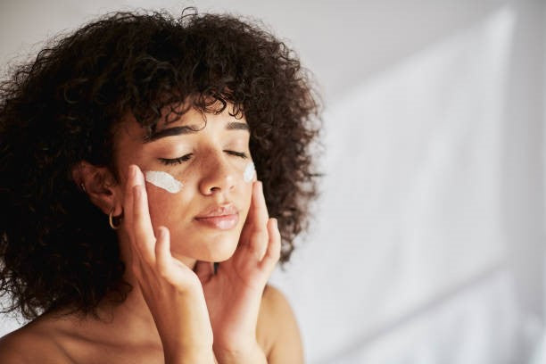 How to Layer Skincare Products for Maximum Anti-Aging Results